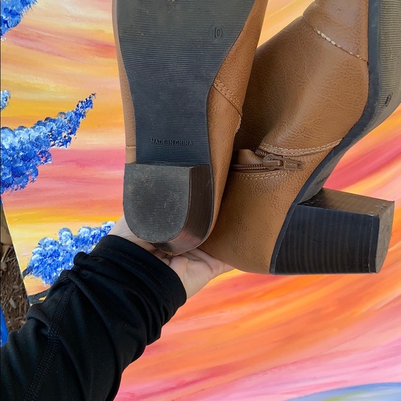 Boots SZ 10 - Picture 2 of 4